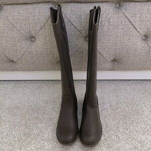 Brand new !!! Dark brown leather women’s size 10 boots. Knee length!!!